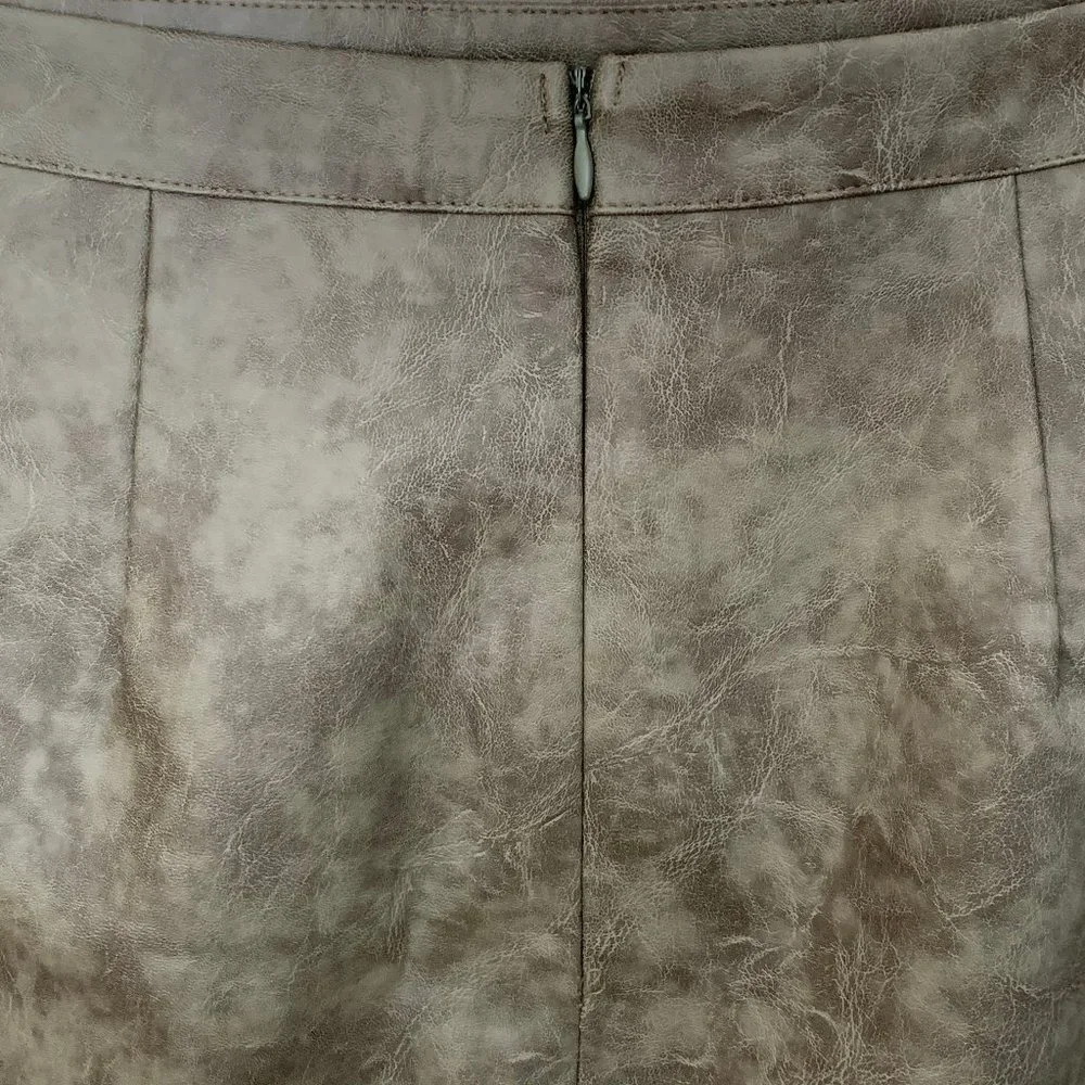 NWT - LF Mint Vanilla Faux Leather Side Snap Skirt